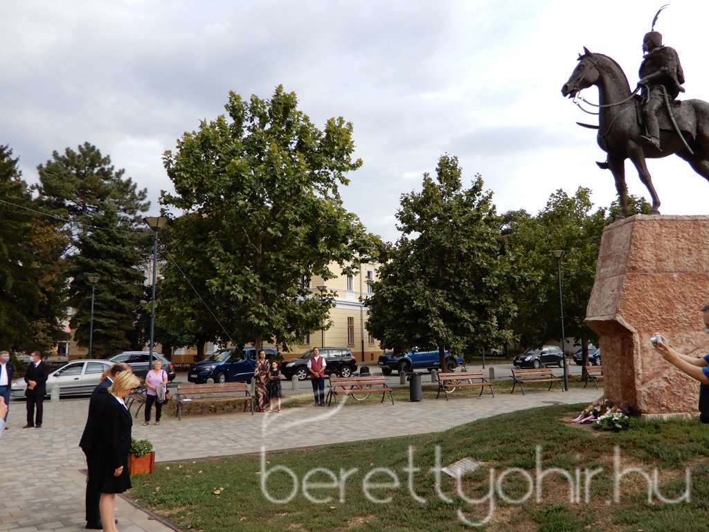 kádár vitéz emléknap 10